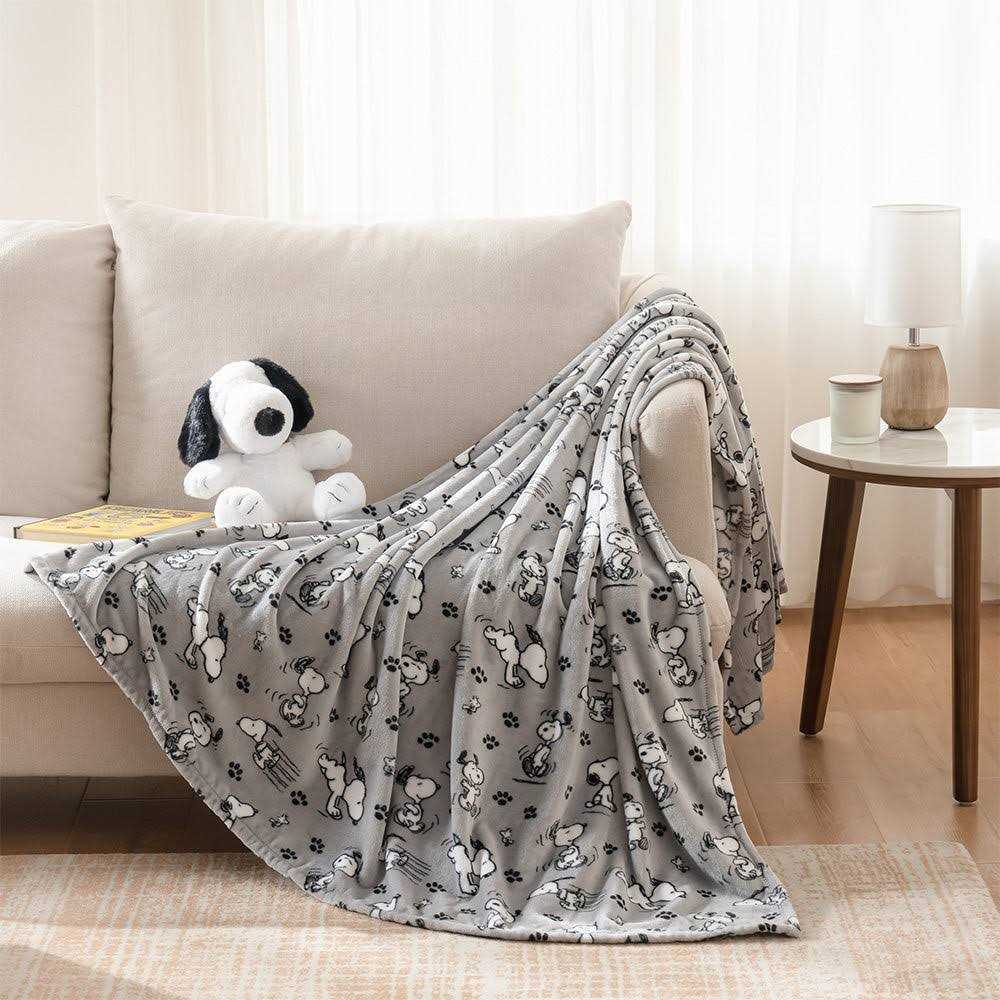 Berkshire Blanket Peanuts VelvetLoft Cute Character Snoopy Plush Throw Blanket - Image 5